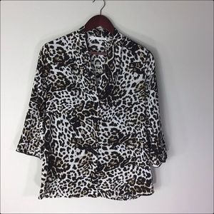 Violet & Claire Leopard Print Blouse Small